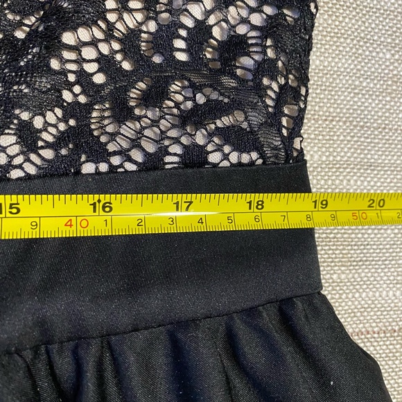 Chi Chi London Black Lace Crinoline Flare Holiday Party Event Dress- Sz-20 - Picture 14 of 16